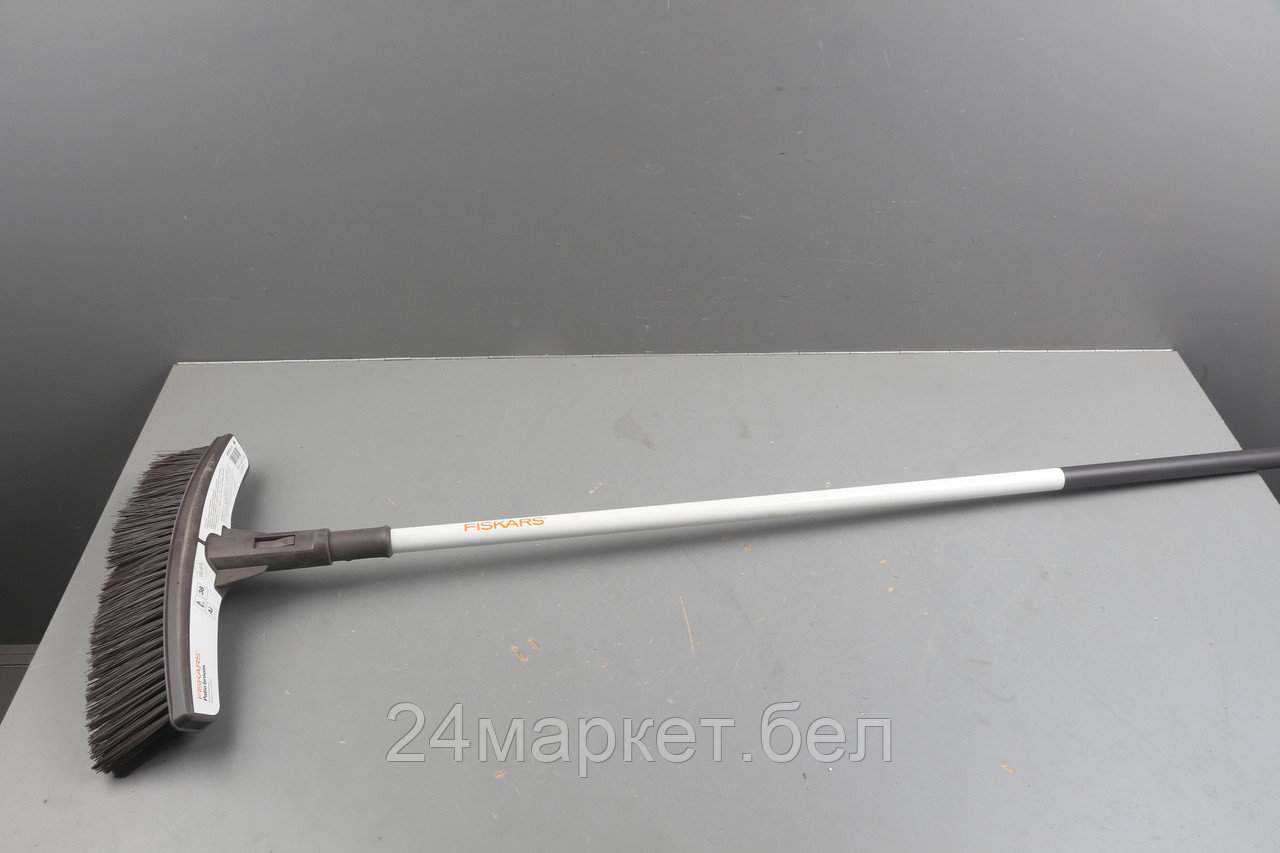 Метла облегченная FISKARS уцененный (4268887116)