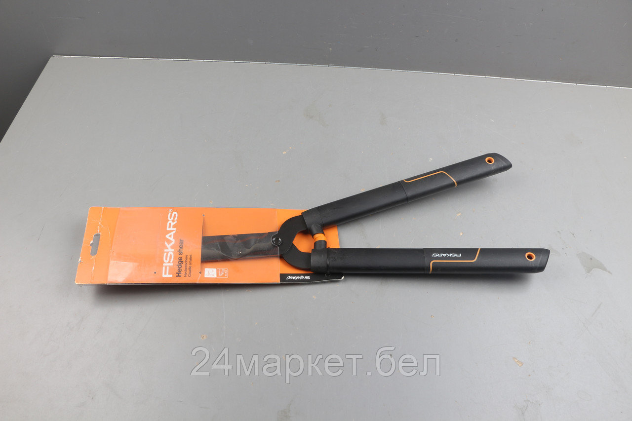 Ножницы для живой изгороди HS22 с волнообразным лезвием FISKARS SingleStep уцененный (0461496000)