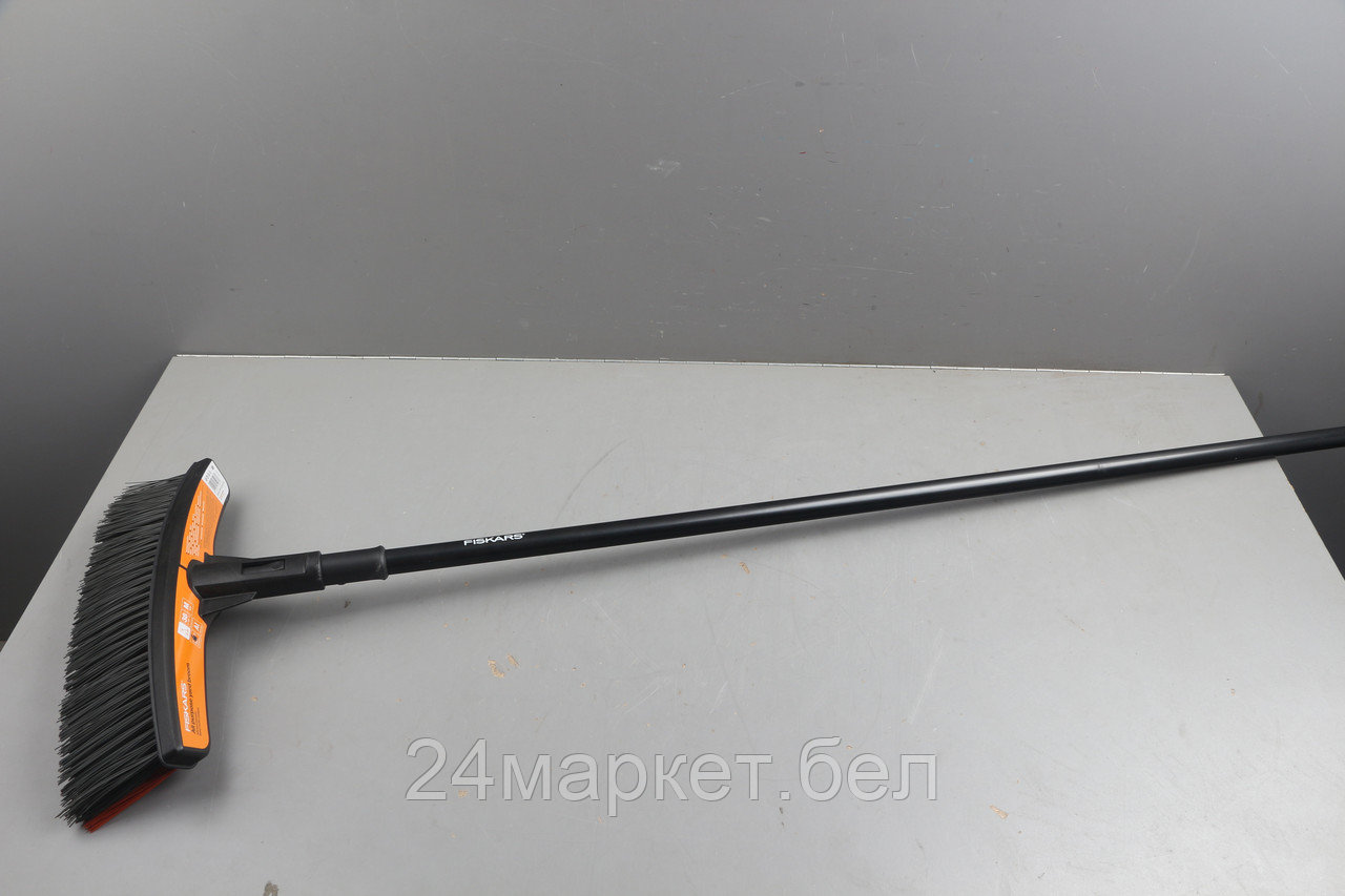 Метла средняя Solid FISKARS уцененный (1475247312)