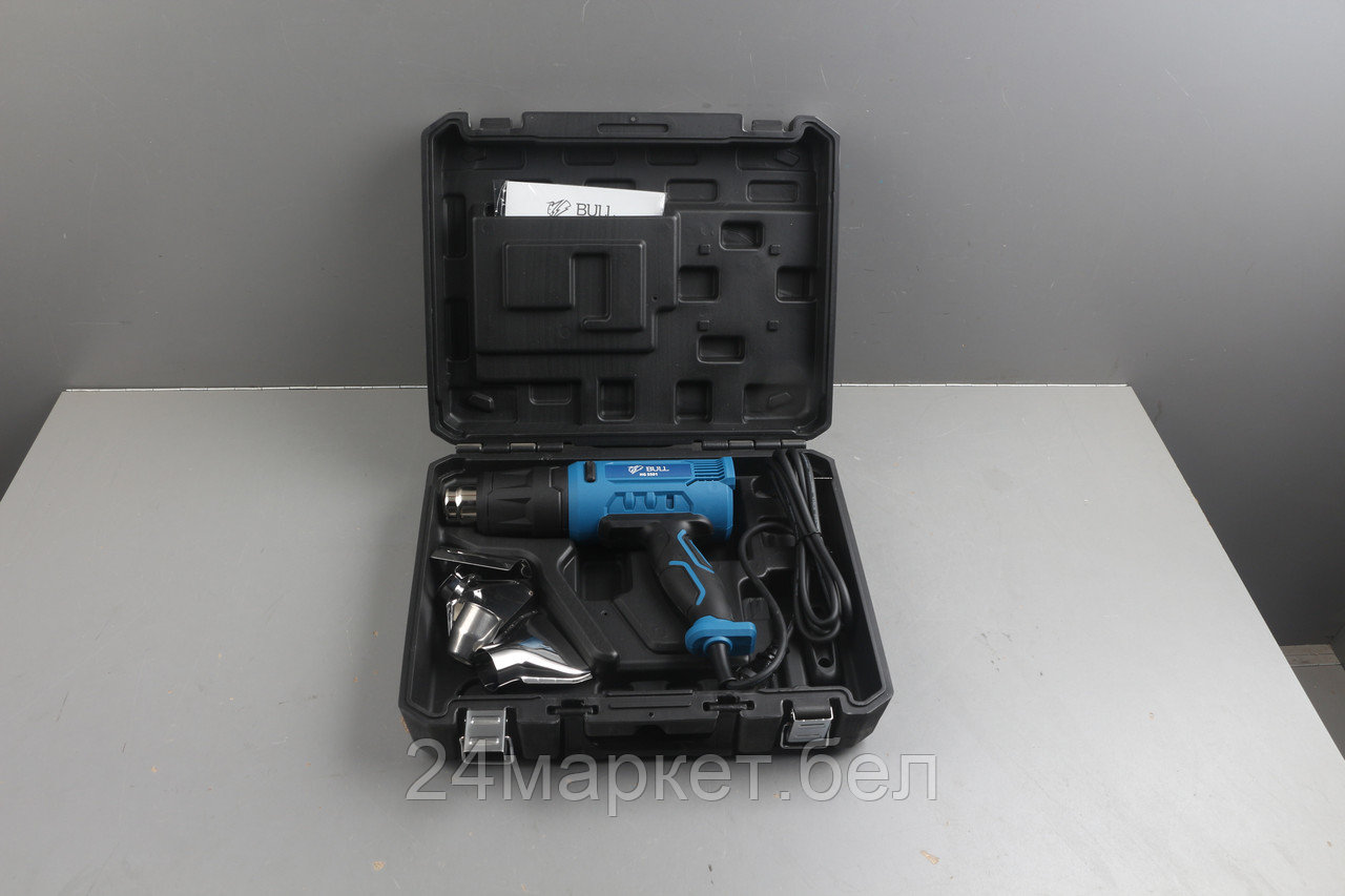 Термовоздуходувка BULL HG 5501 в чем. + набор сопл 1800 Вт, 3 скор., 50-550 °С, ступенч. рег. уцен