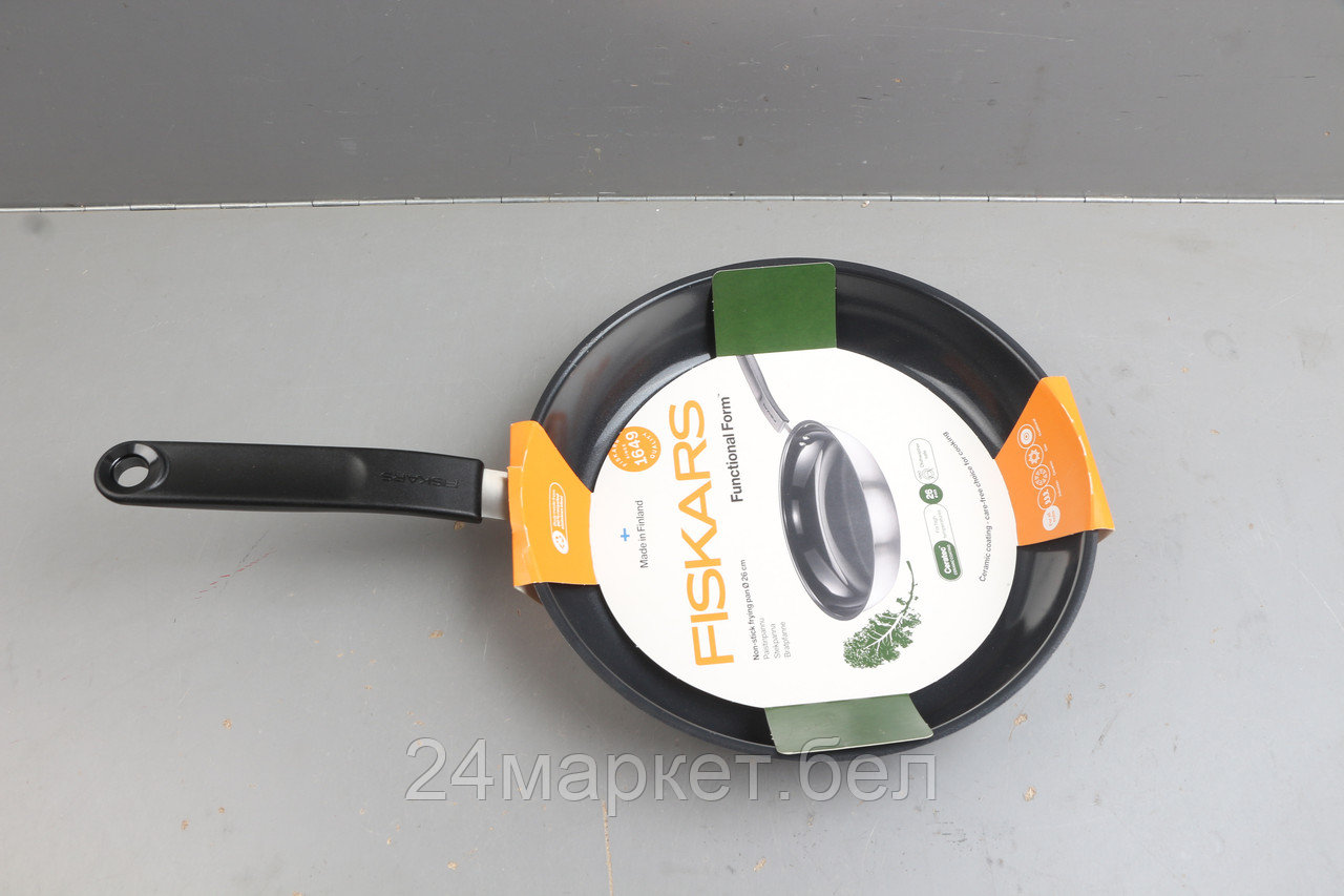 Сковорода с керамическим покрытием 26 см Functional Form Fiskars уцененный (0208299616)