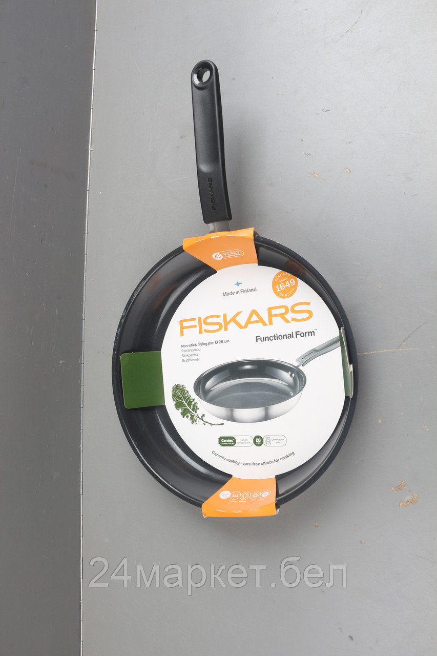 Сковорода с керамическим покрытием 28 см Functional Form Fiskars уцененный (0160274544)