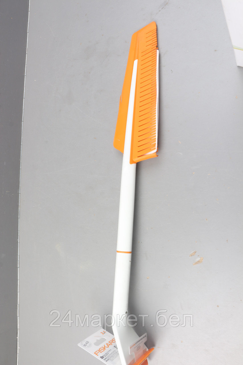 Щетка для снега со скребком SnowXpert FISKARS уцененный (1389915520)