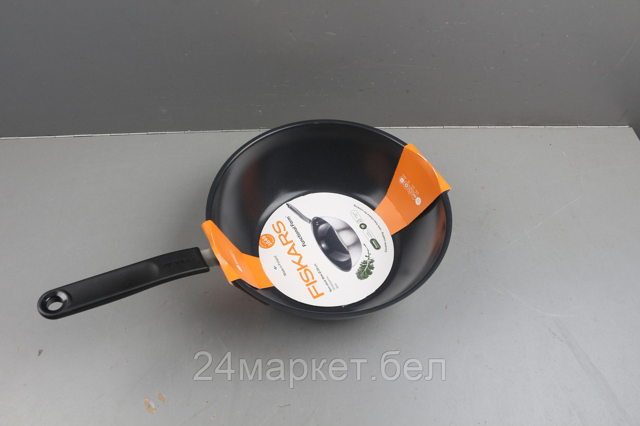 Сковорода-вок с керамическим покрытием 28 см Functional Form Fiskars уцененный (0815655578)